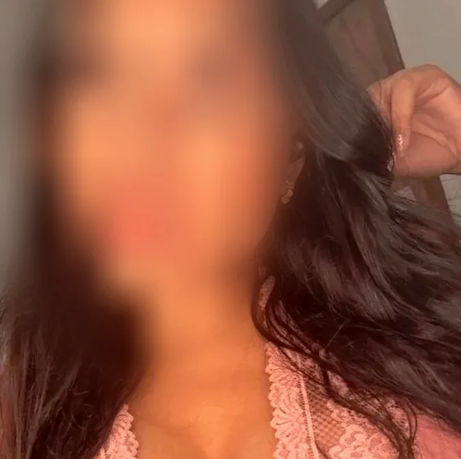 Emilia, 29