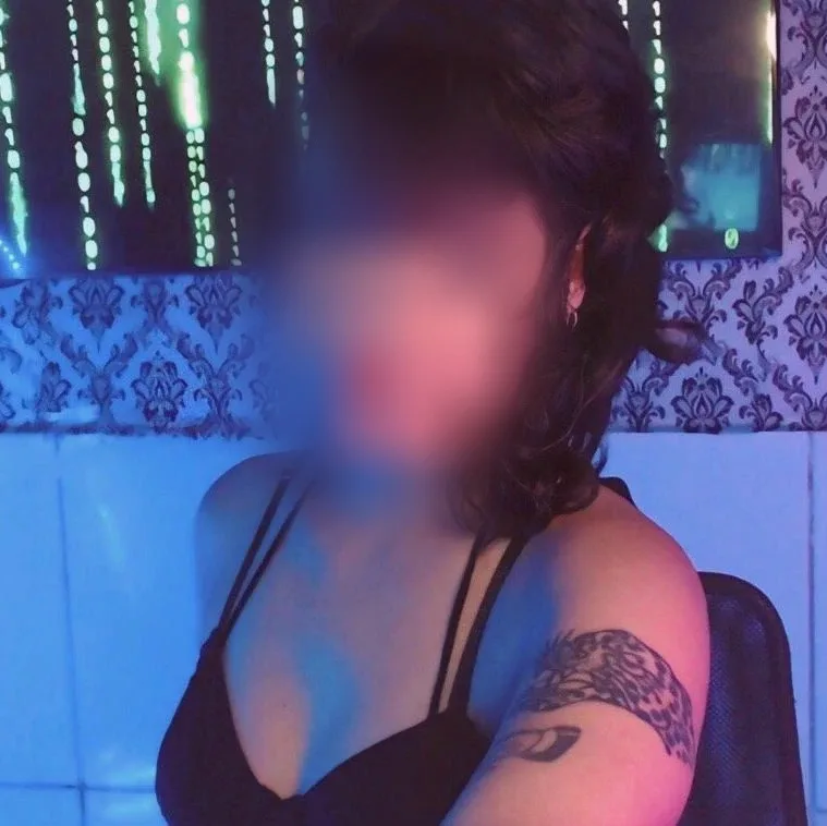 Juliane, 23