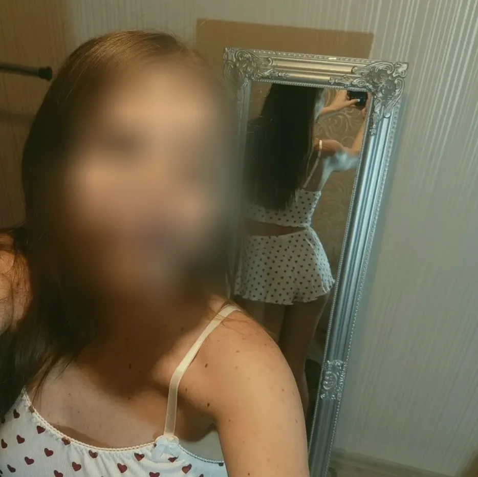 Larissa, 37