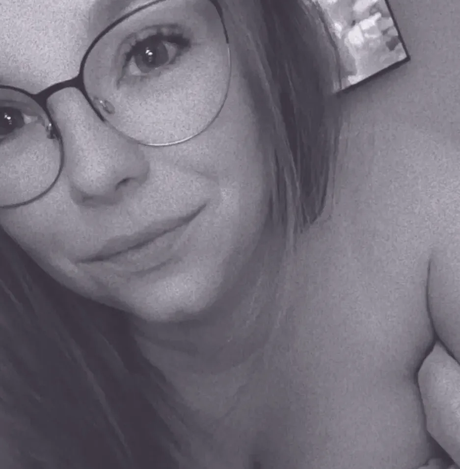Mia, 29