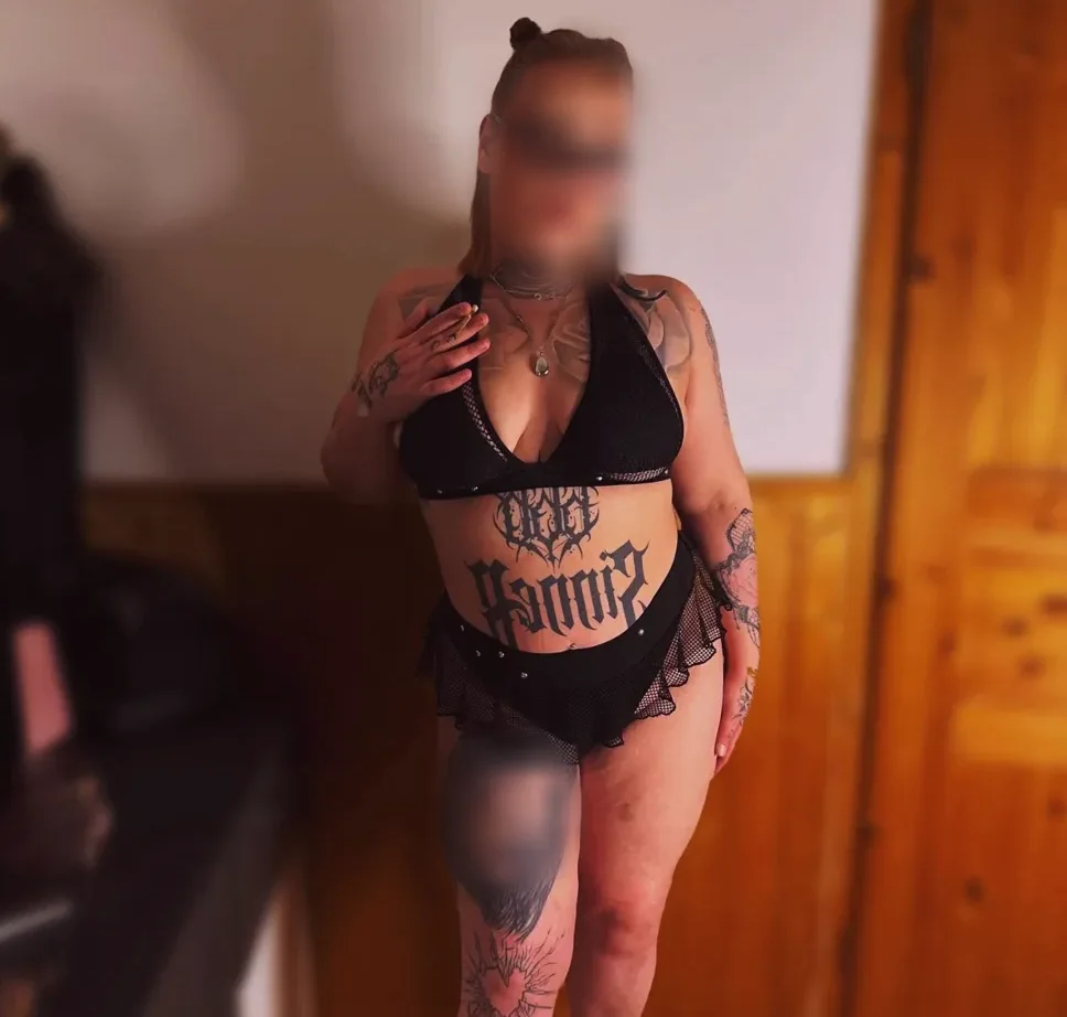 Sina, 26